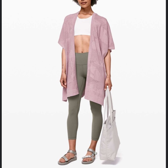 LULULEMON Find Your Light Wrap in Heathered Vintage Mauve O/S - Picture 5 of 11